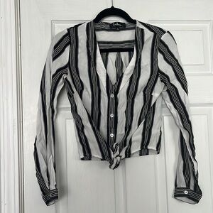 “Lulus Long sleeve button down shirt size small”